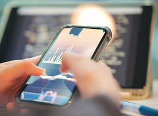 Transparant opname- en overboekingsproces dat door een belegger wordt gecontroleerd